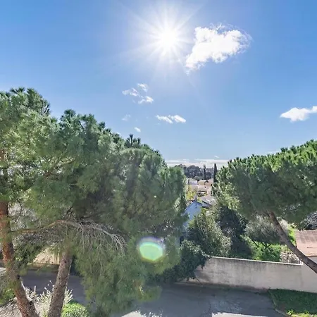 Grand Dote D'une Terasse Avec Magnifique Vue